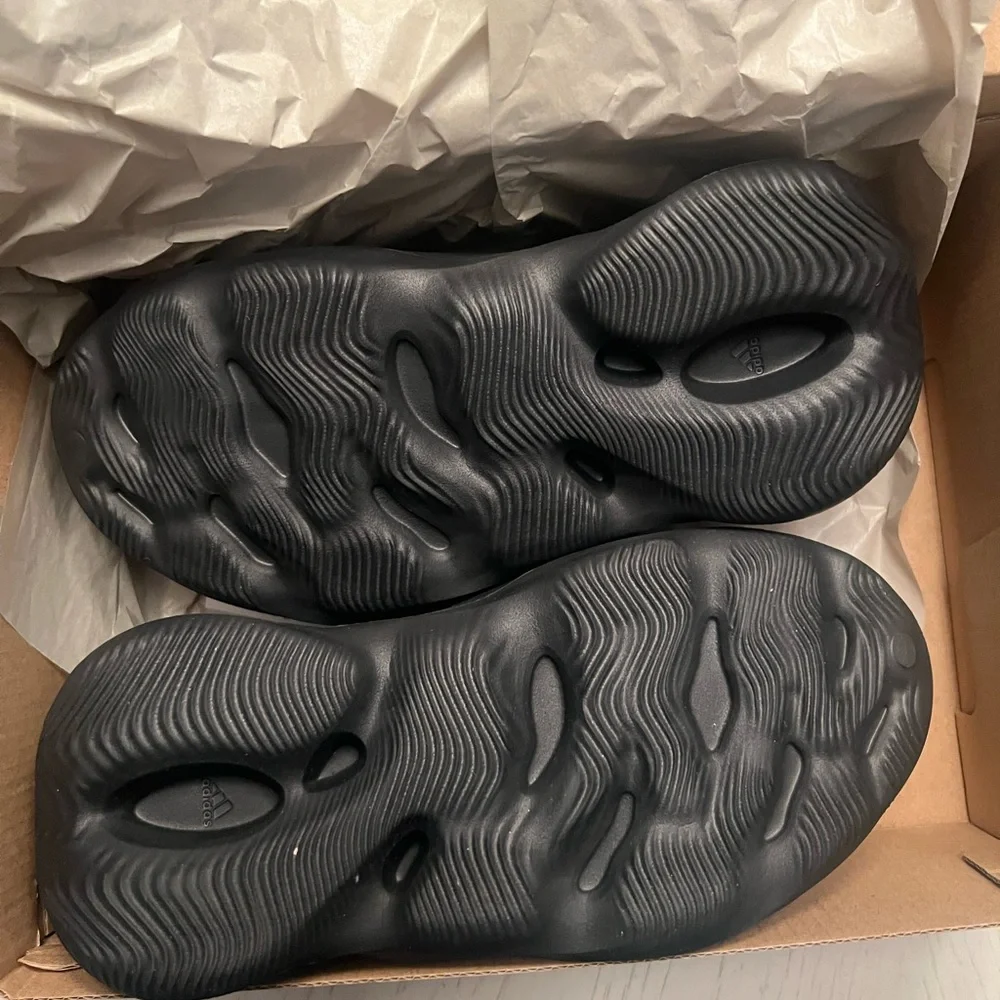Yeezy foam runner kids 13K - Picture 4 of 6